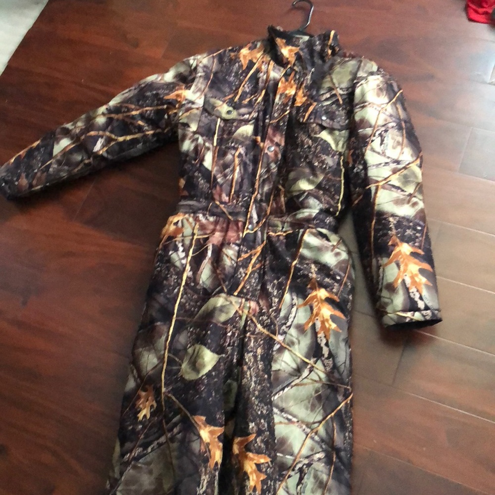 Hunting suit